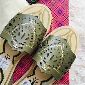 Tory Burch Annika Sandal banana leaf